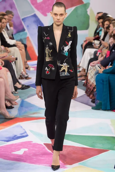 Look 19